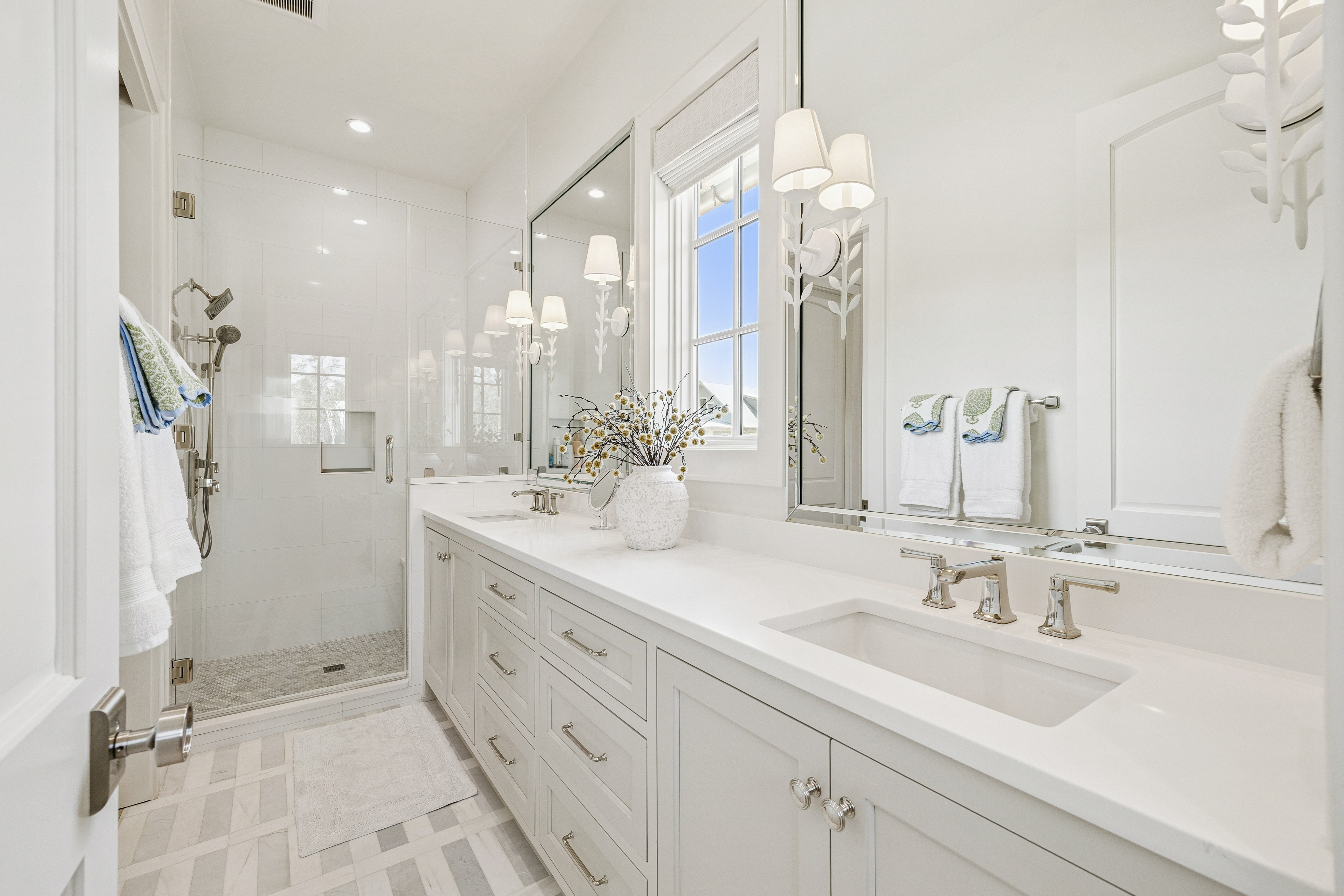  Refined Coastal Residence With Designer Interiors And Exceptional Craftsmanship - 物件實景