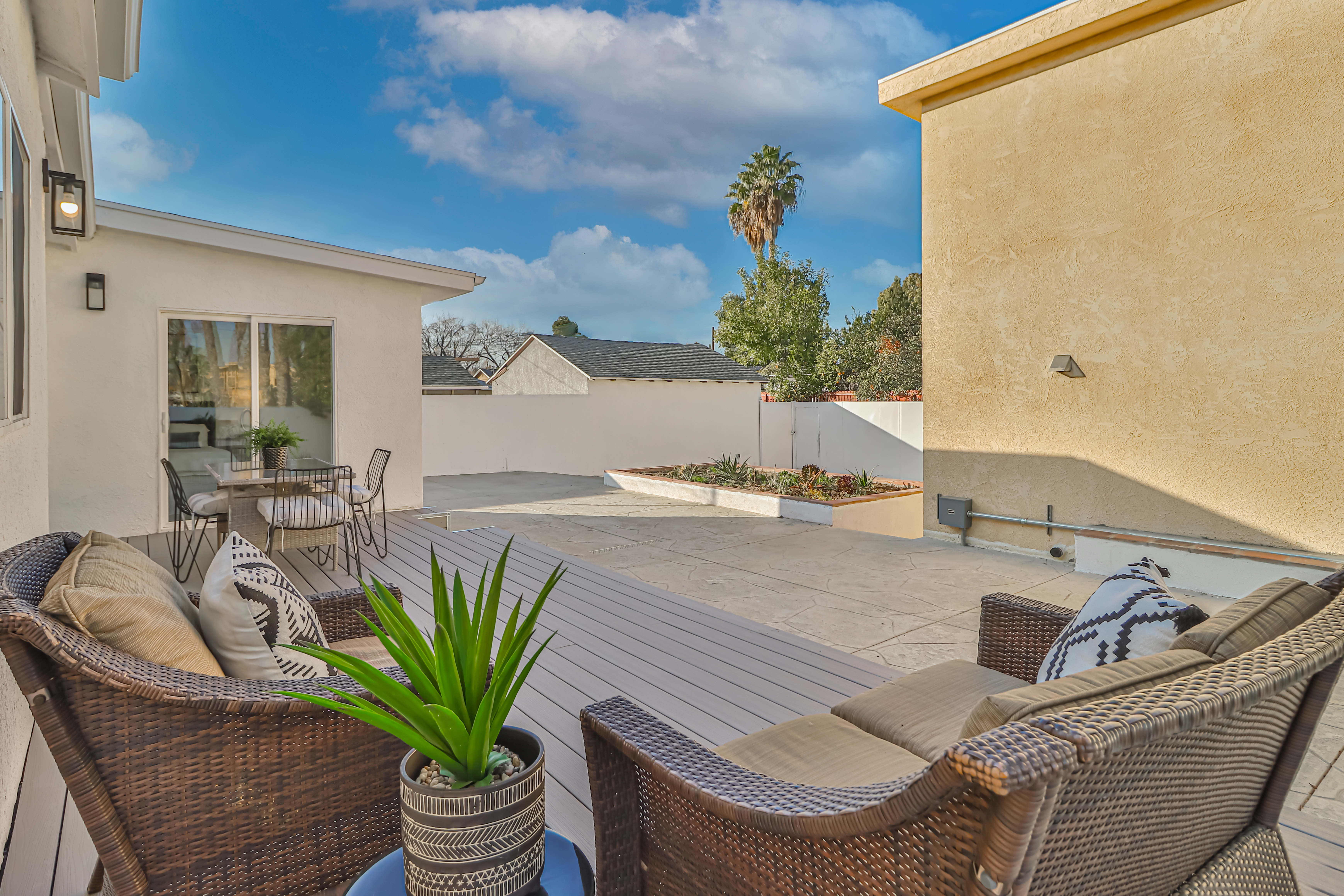 Woodland Hills, California, 91303, United States, 6 Bedrooms Bedrooms, ,7 BathroomsBathrooms,Residential,For Sale,1838273