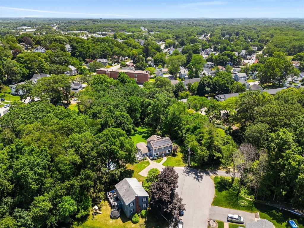 Lowell, Massachusetts, 01852, United States, 5 Bedrooms Bedrooms, ,4 BathroomsBathrooms,Residential,For Sale,1874290