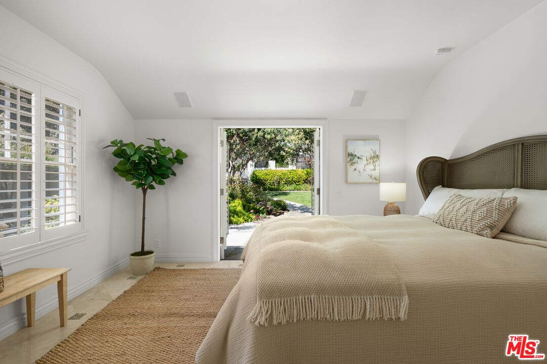 Malibu, California, 90265, United States, 5 Bedrooms Bedrooms, ,2 BathroomsBathrooms,Residential,For Sale,1752333