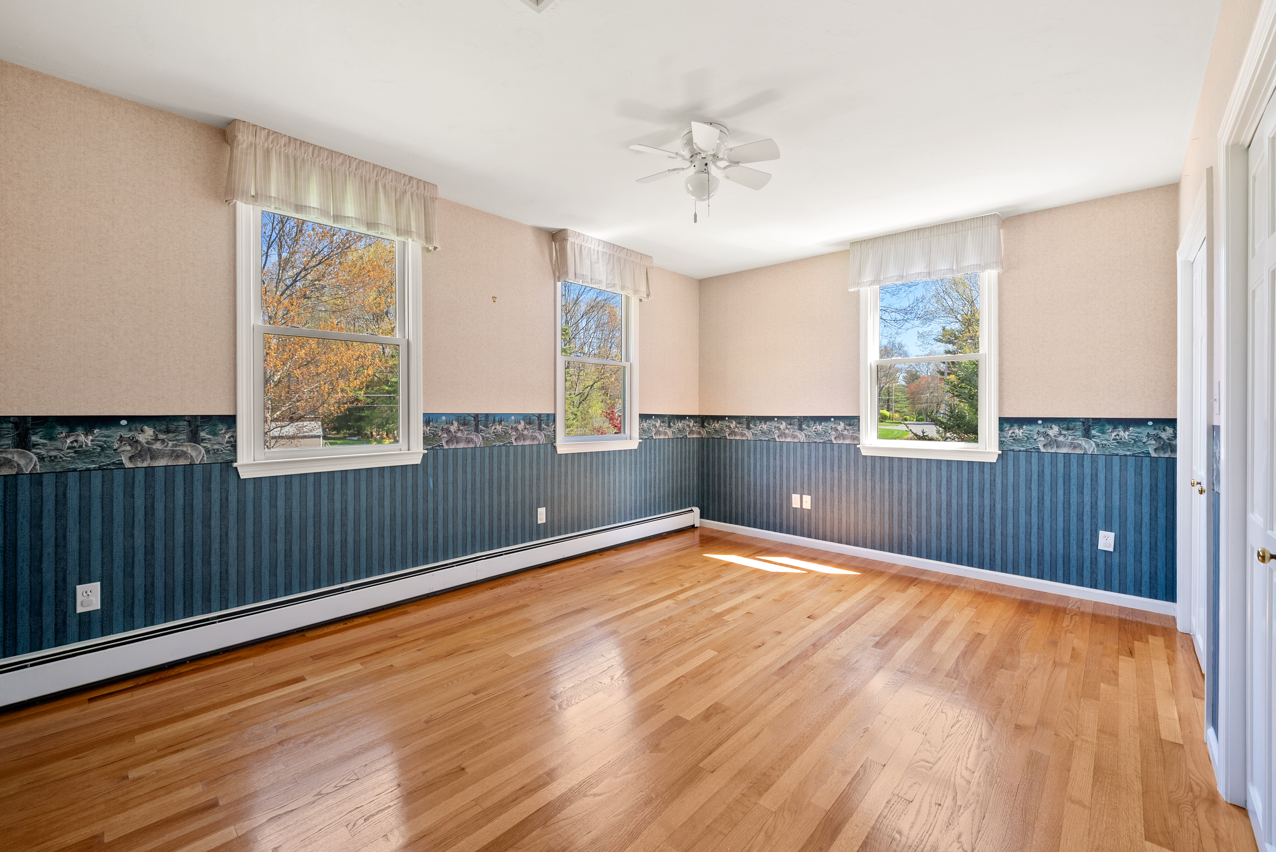 16 Foxhunt Trail, Walpole, MA, 02181 - 物件實景