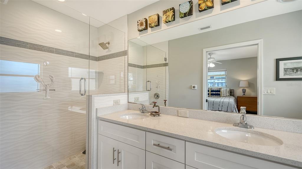 Sarasota, Florida, 34239, United States, 3 Bedrooms Bedrooms, ,2 BathroomsBathrooms,Residential,For Sale,1785802