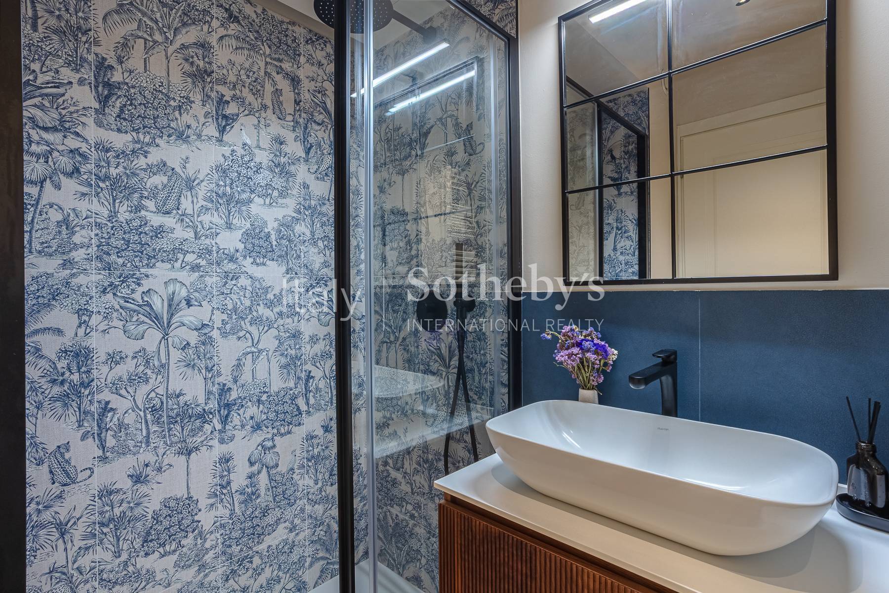  Light-filled penthouse in an elegant residential setting - 物件實景