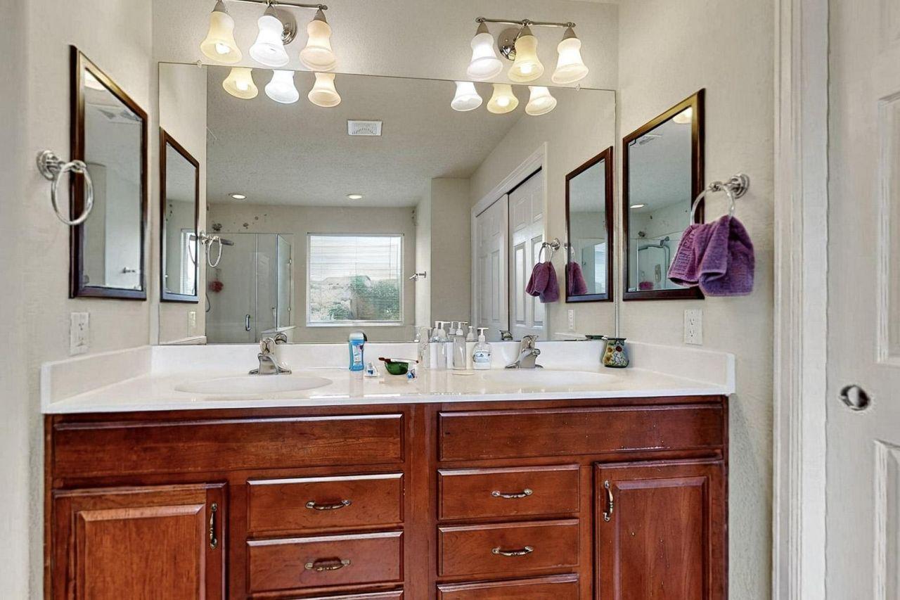 Rio Rancho, New Mexico, 87124, United States, 4 Bedrooms Bedrooms, ,3 BathroomsBathrooms,Residential,For Sale,1804935