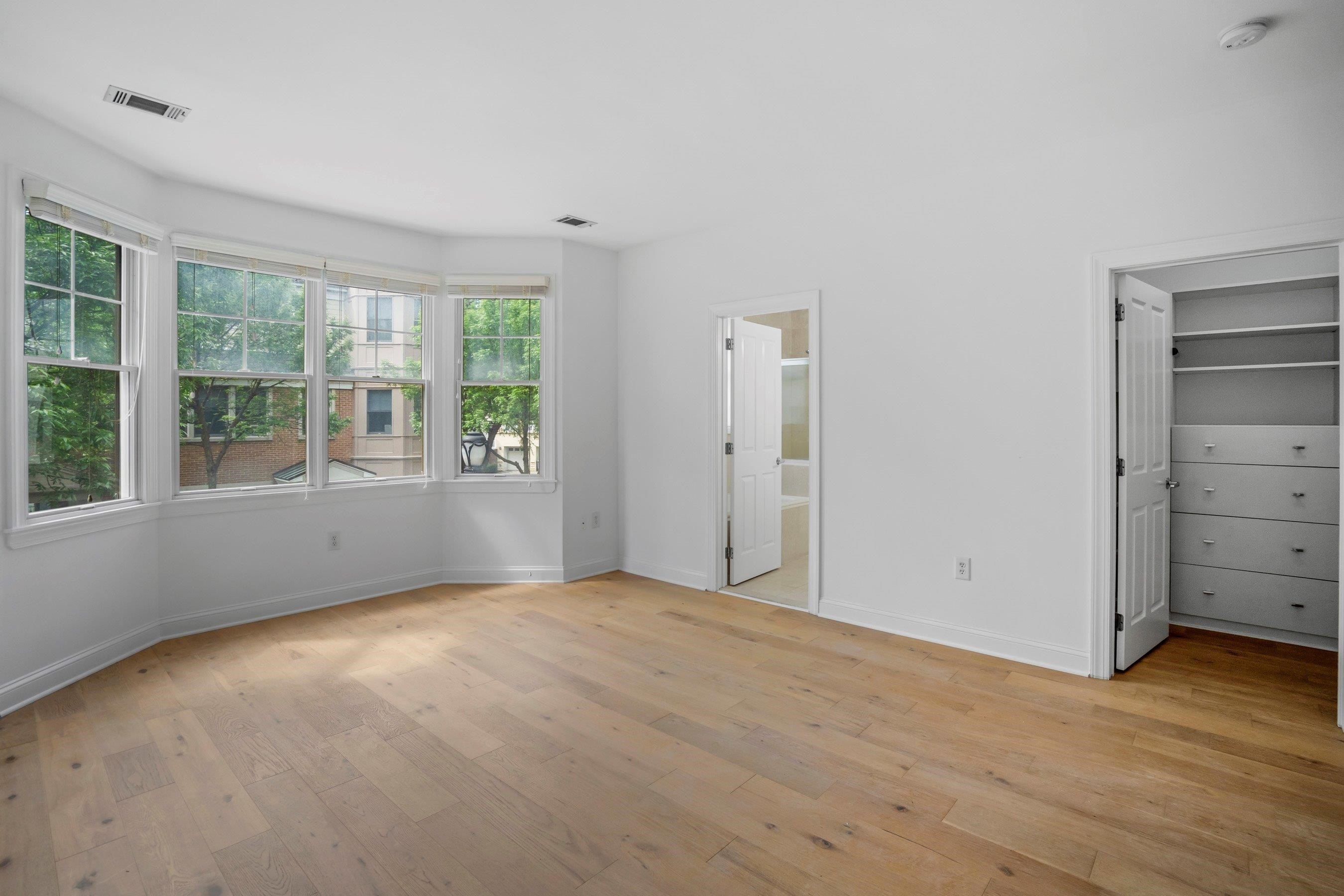 JC, Greenville, New Jersey, 07305, United States, 4 Bedrooms Bedrooms, ,4 BathroomsBathrooms,Residential,For Sale,1974551