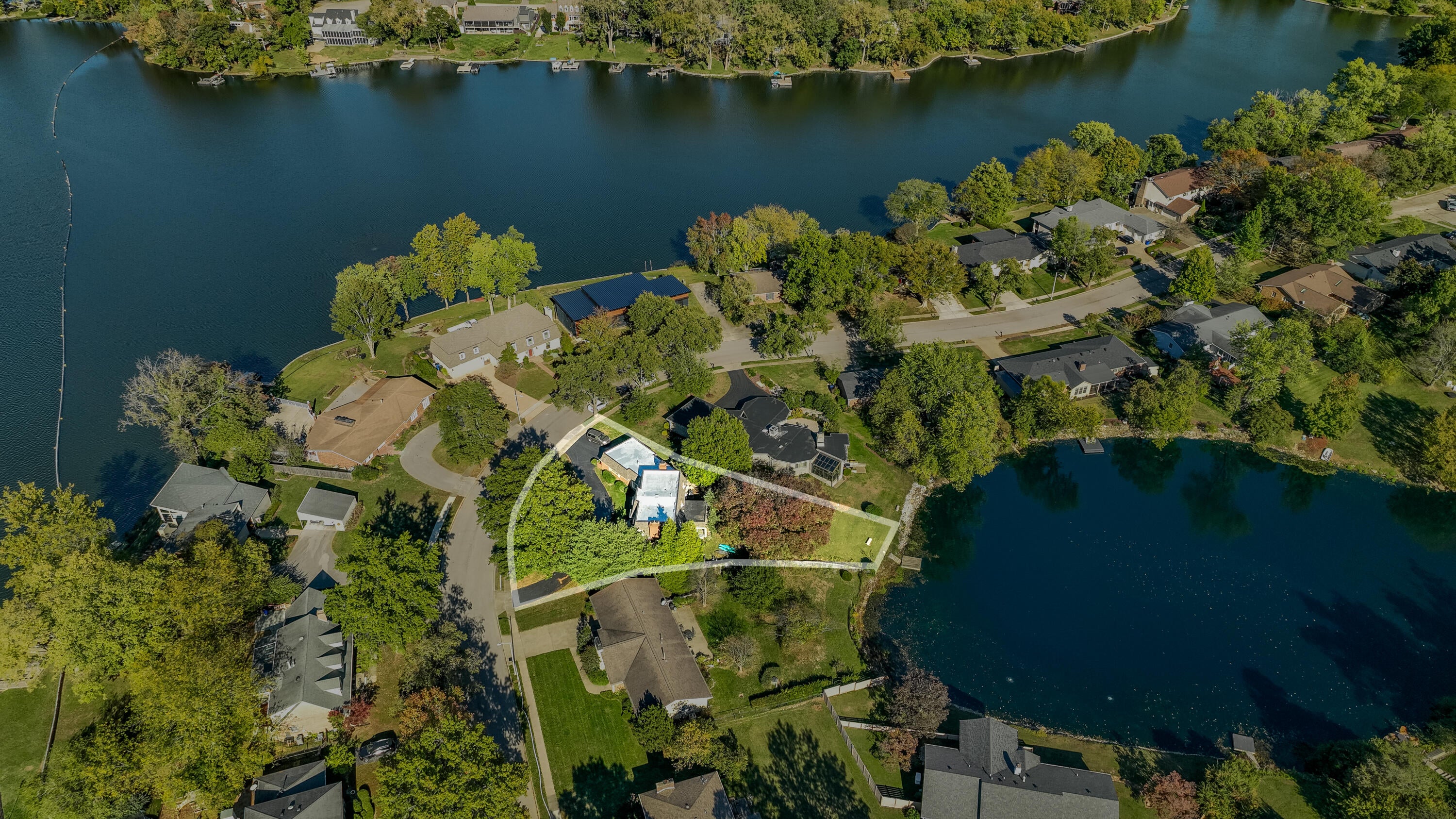 Lexington, Kentucky, 40502, United States, 4 Bedrooms Bedrooms, ,4 BathroomsBathrooms,Residential,For Sale,1976316