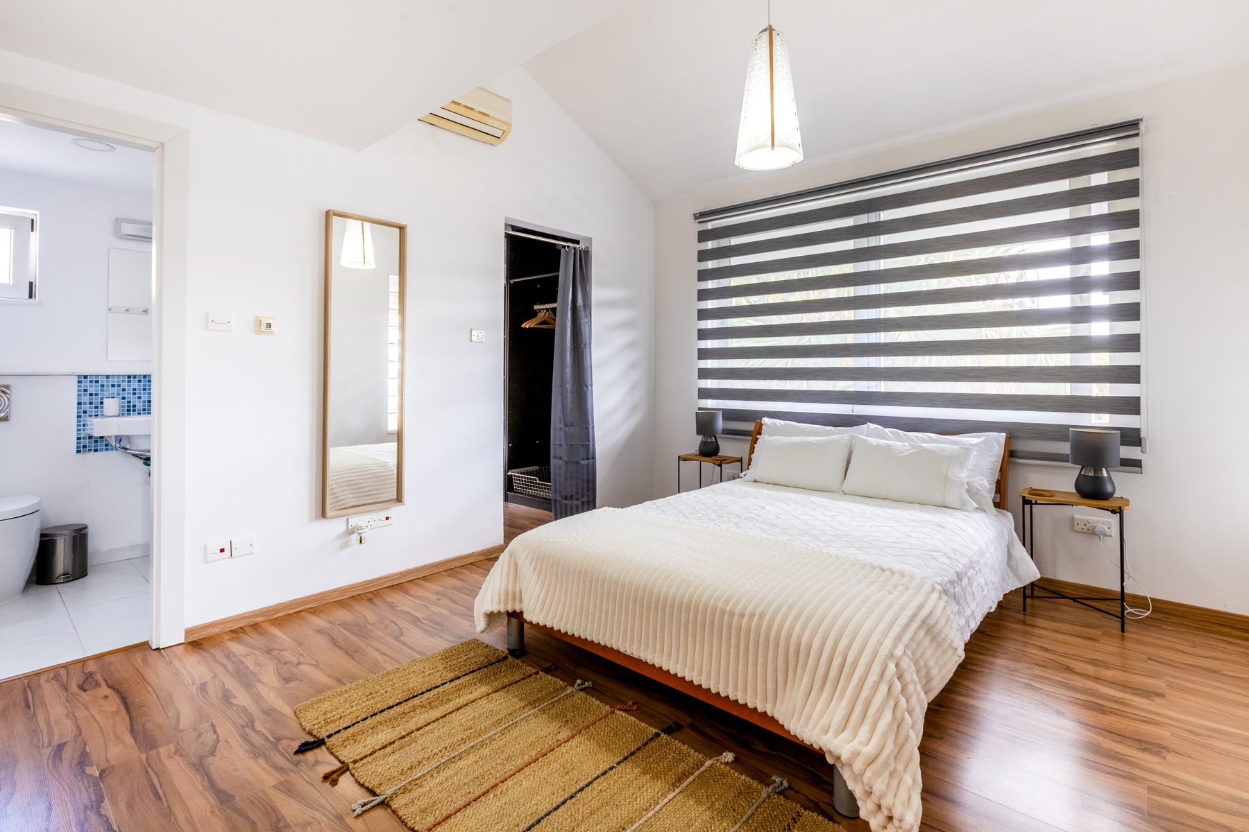  Three-Level Five-Bedroom Villa with Private Pool in Aradippou, Larnaca - 物件實景