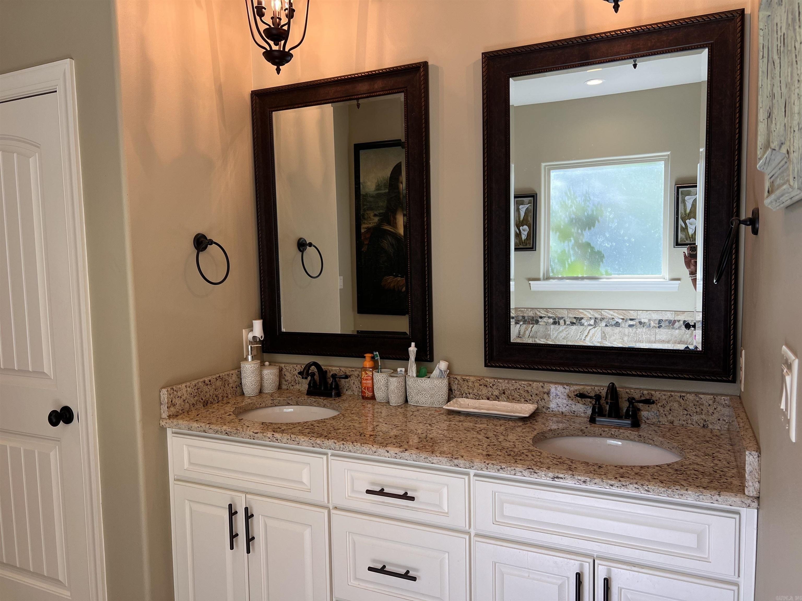 Hot Springs, Arkansas, 71913, United States, 3 Bedrooms Bedrooms, ,3 BathroomsBathrooms,Residential,For Sale,1976234