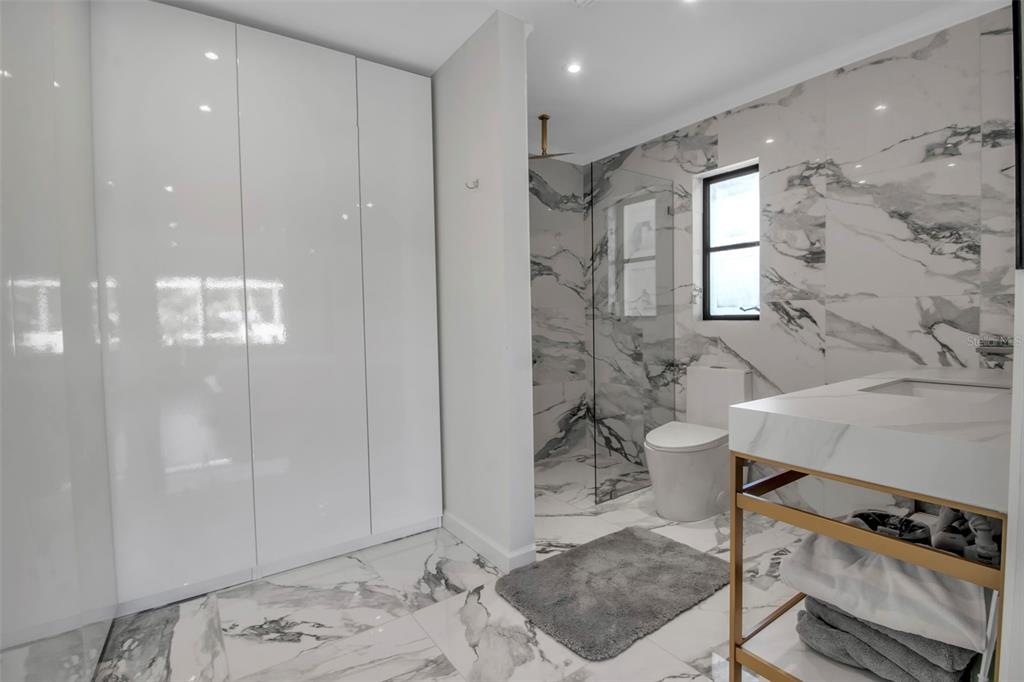 Sarasota, Florida, 34231, United States, 3 Bedrooms Bedrooms, ,2 BathroomsBathrooms,Residential,For Sale,1988164