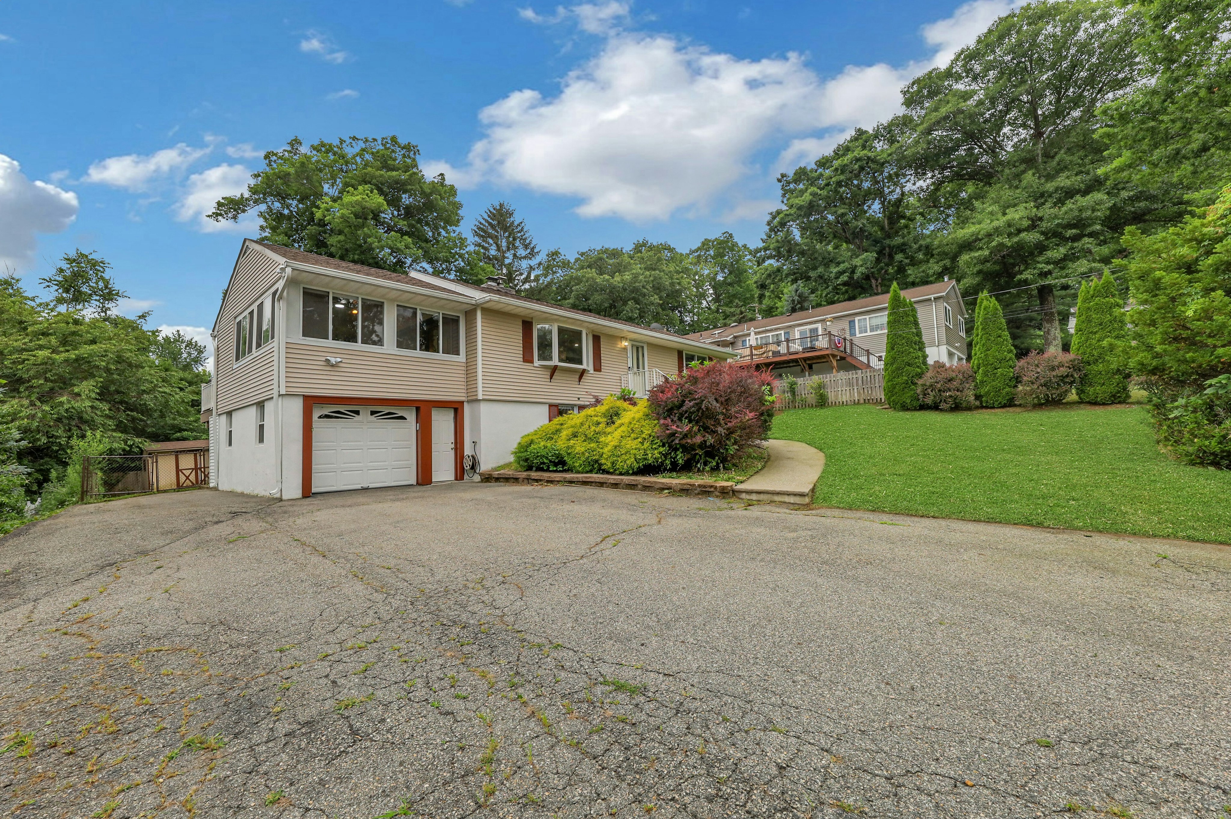  406 High Crest Drive, West Milford, NJ 07480 - 物件實景