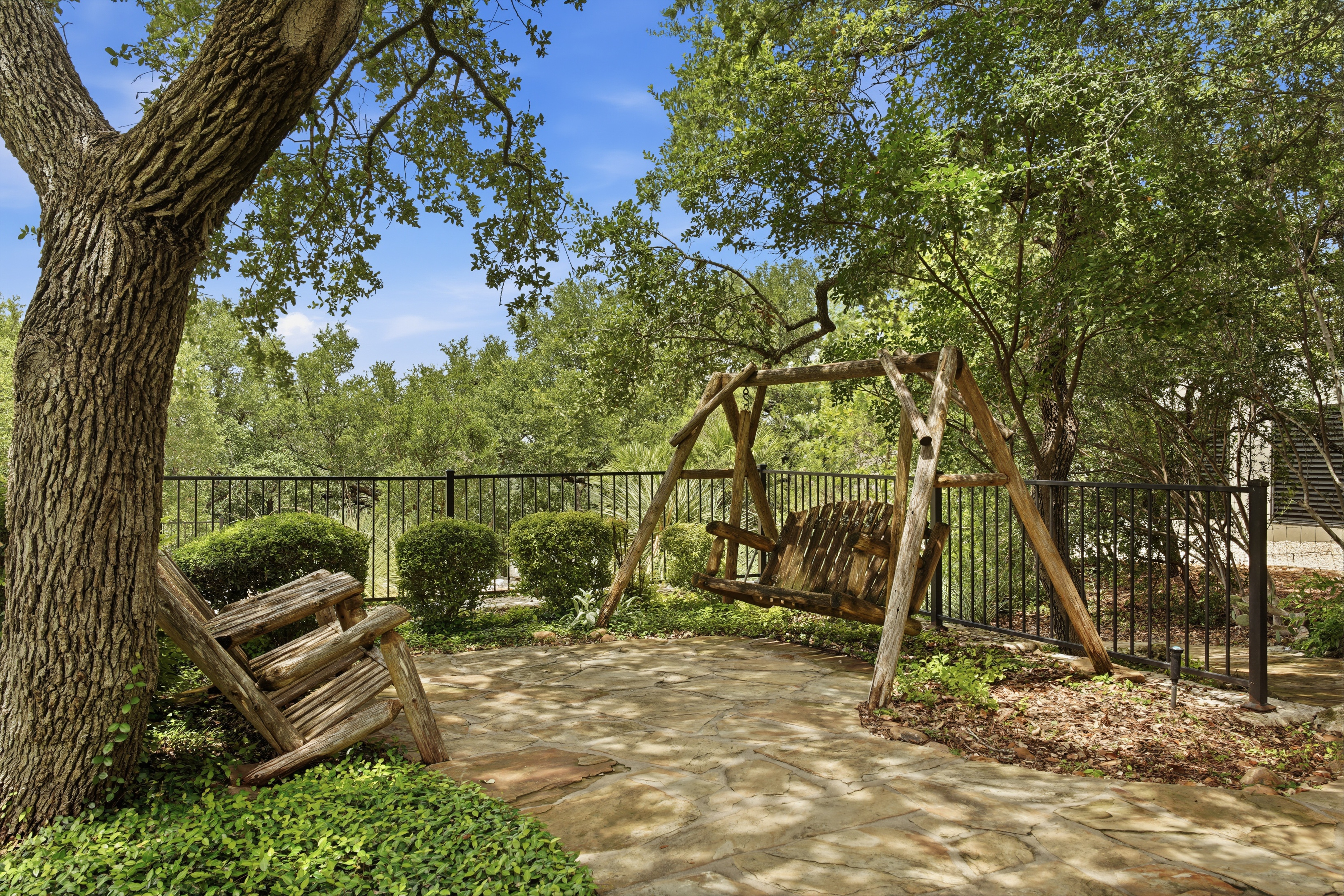  Iron Horse Canyon Estate with Resort-Style Backyard - 物件實景