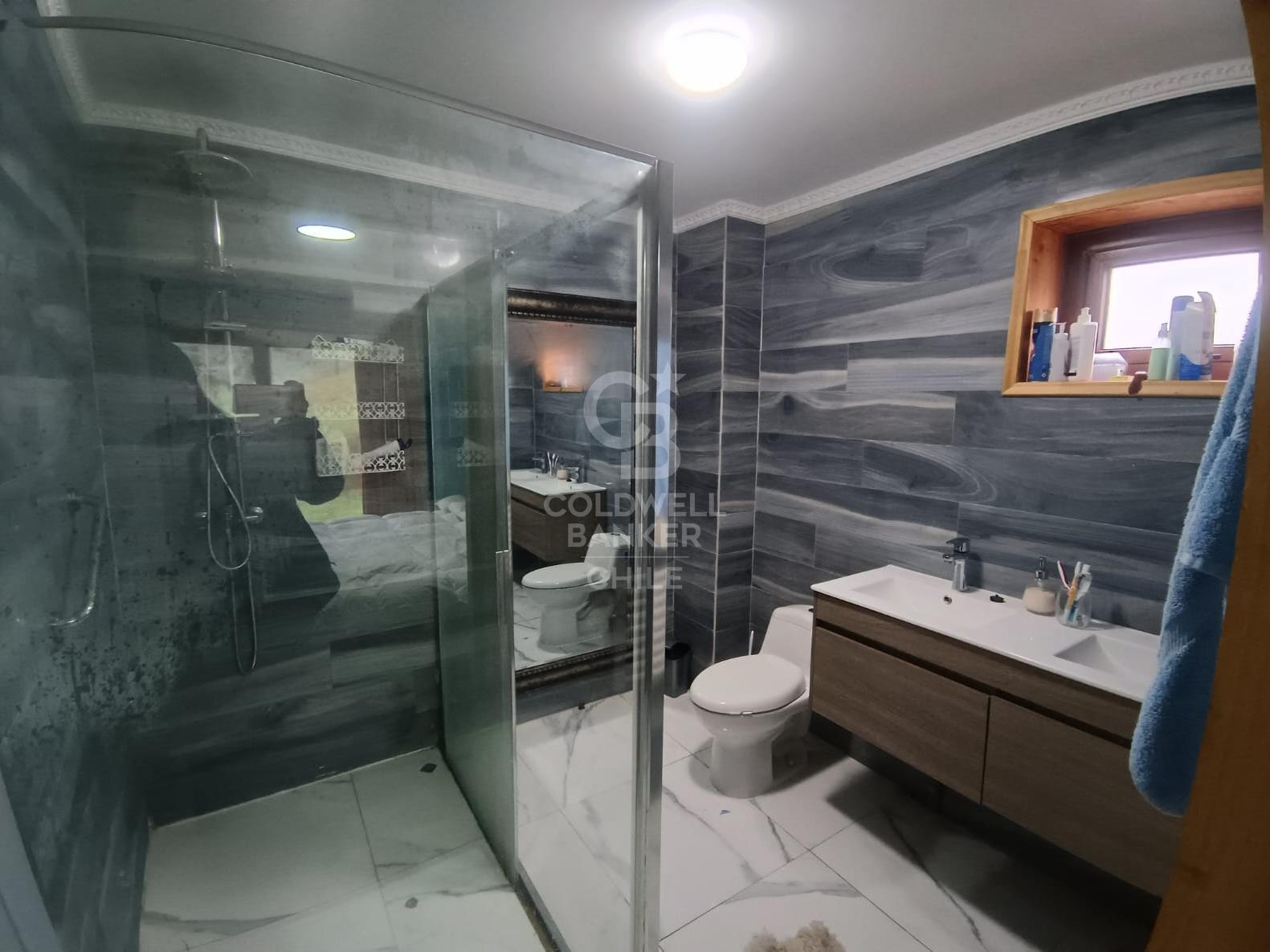 Puerto Varas, Chile, 5 Bedrooms Bedrooms, ,4 BathroomsBathrooms,Residential,For Sale,1934303