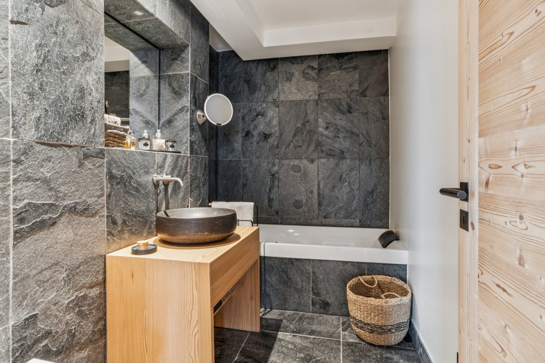  Alpine Excellence: A Luxury Chalet in Villars-sur-Ollon - 物件實景