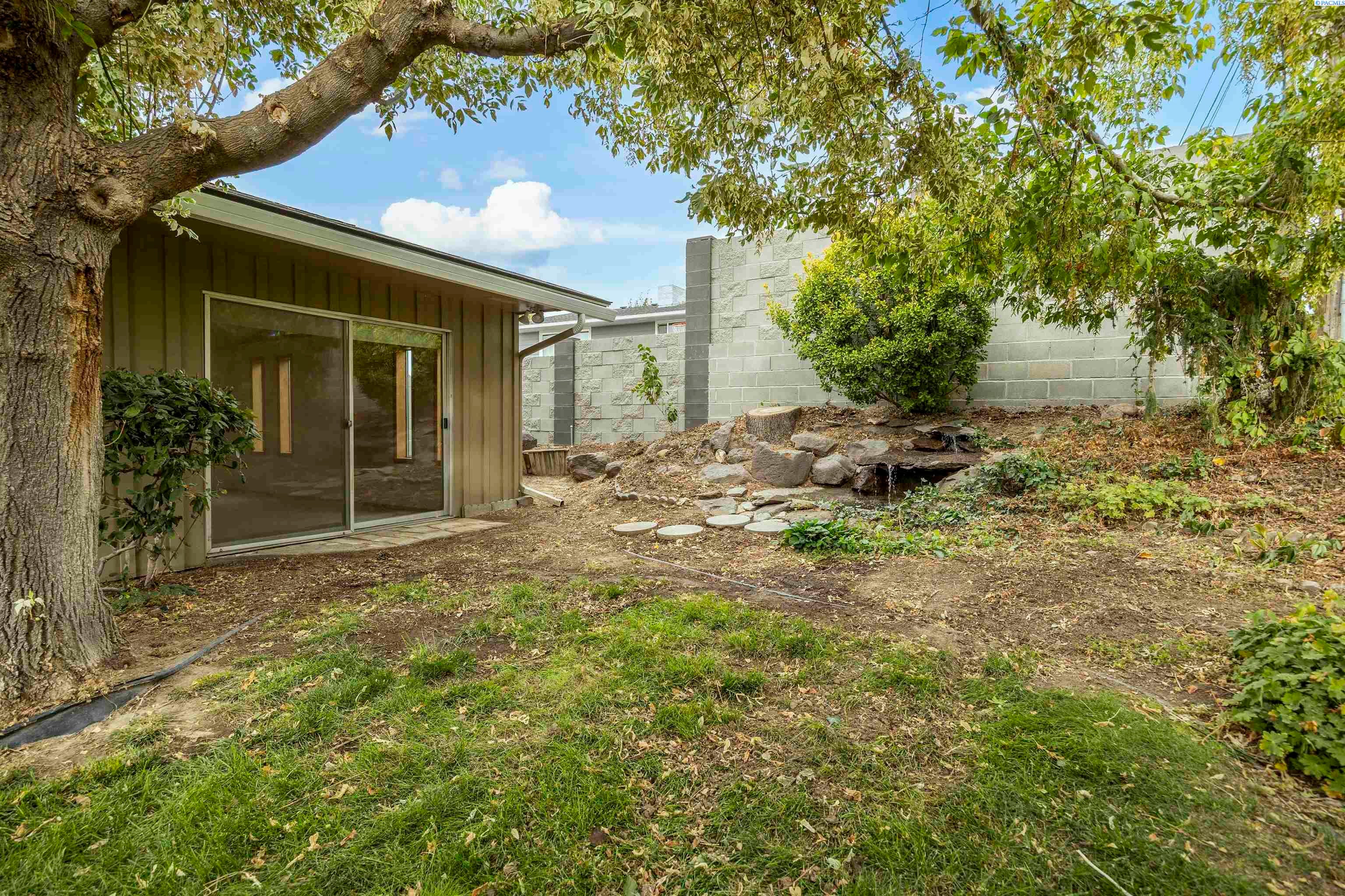 Sunnyside, Washington, 98944, United States, 3 Bedrooms Bedrooms, ,3 BathroomsBathrooms,Residential,For Sale,1973800