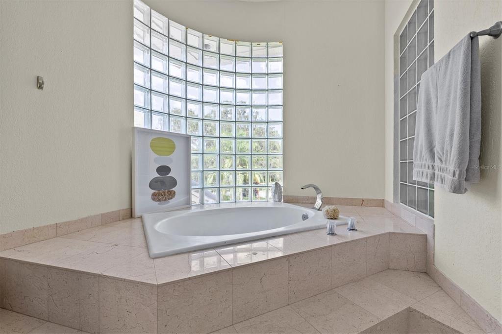 Tarpon Springs, Florida, 34689, United States, 5 Bedrooms Bedrooms, ,4 BathroomsBathrooms,Residential,For Sale,1901720