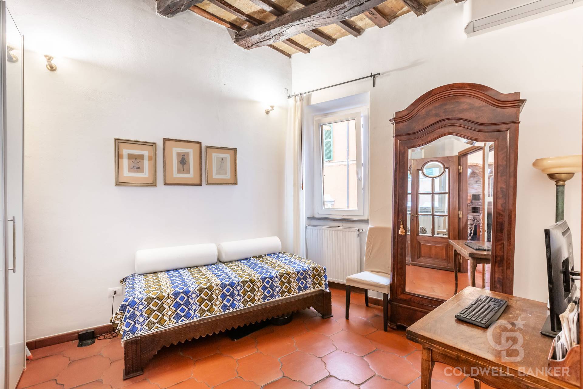 Roma, Roma, 00100, IT, 3 Bedrooms Bedrooms, ,2 BathroomsBathrooms,Residential,For Sale,1837964