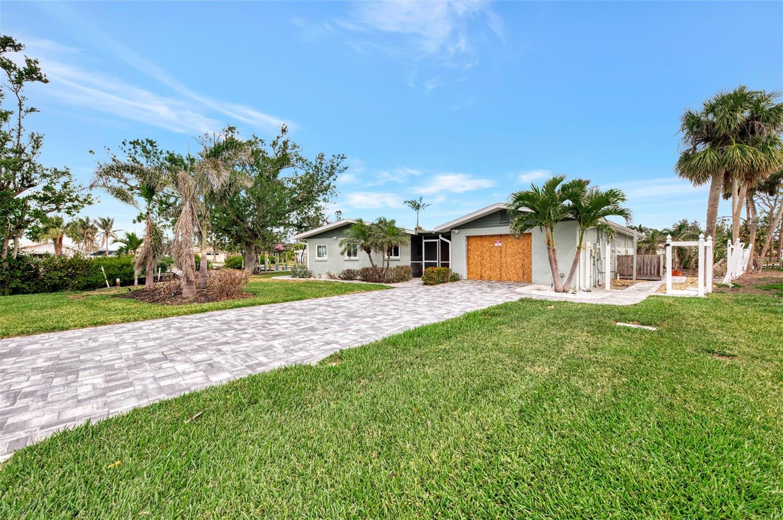 ENGLEWOOD, Florida, 34223, United States, 2 Bedrooms Bedrooms, ,3 BathroomsBathrooms,Residential,For Sale,1990231