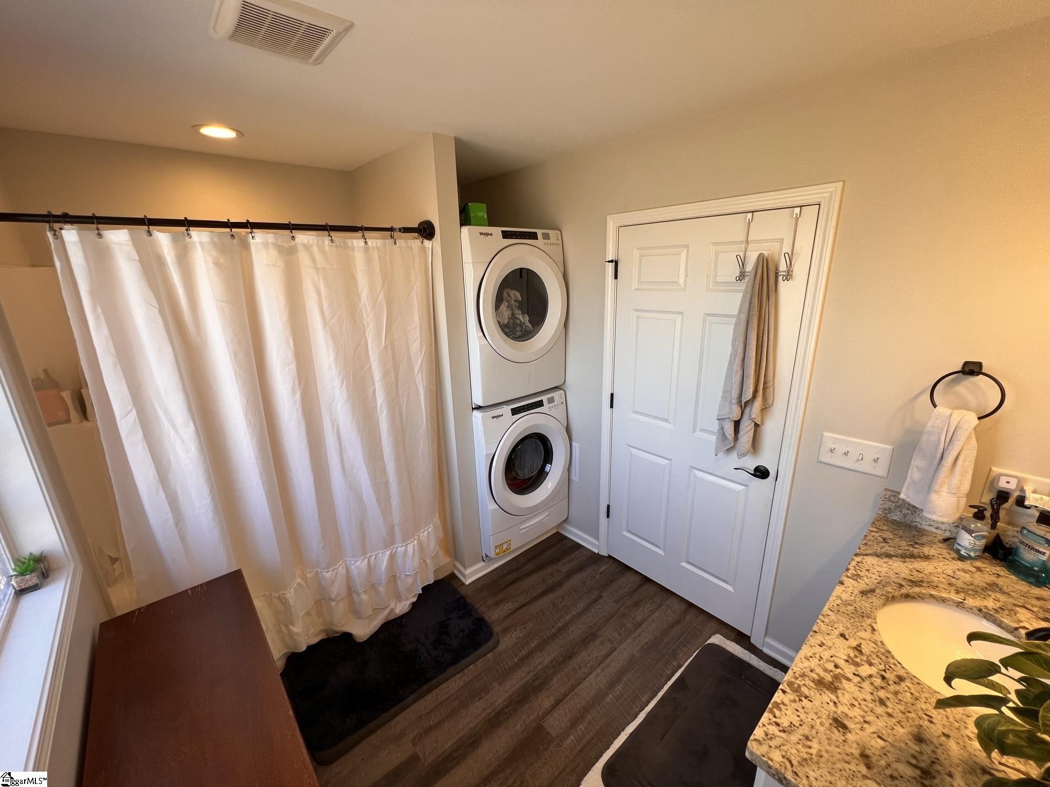 Pickens, South Carolina, 29671, United States, 4 Bedrooms Bedrooms, ,4 BathroomsBathrooms,Residential,For Sale,1975286