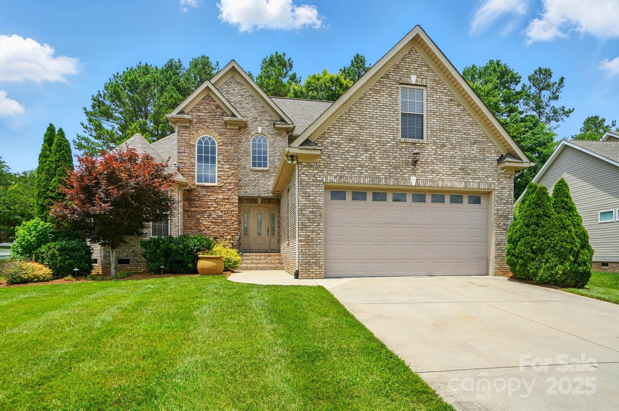 Rock Hill, South Carolina, 29730, United States, 4 Bedrooms Bedrooms, ,3 BathroomsBathrooms,Residential,For Sale,1826399