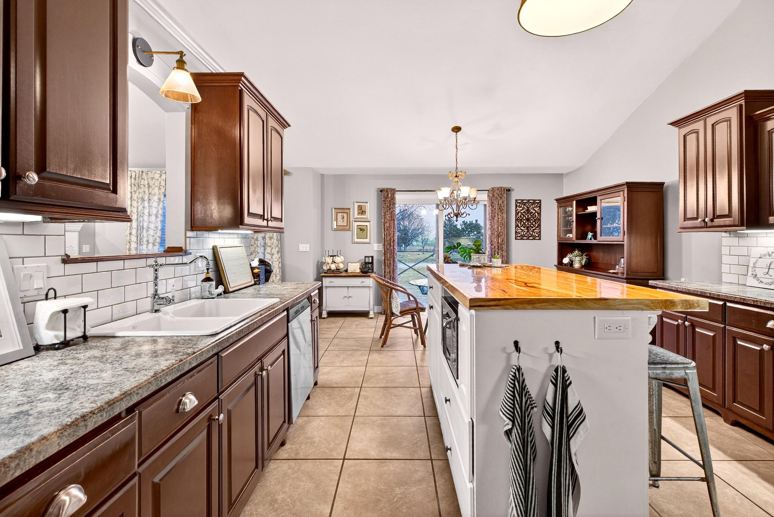 Neenah, Wisconsin, 54956, United States, 4 Bedrooms Bedrooms, ,4 BathroomsBathrooms,Residential,For Sale,1996384