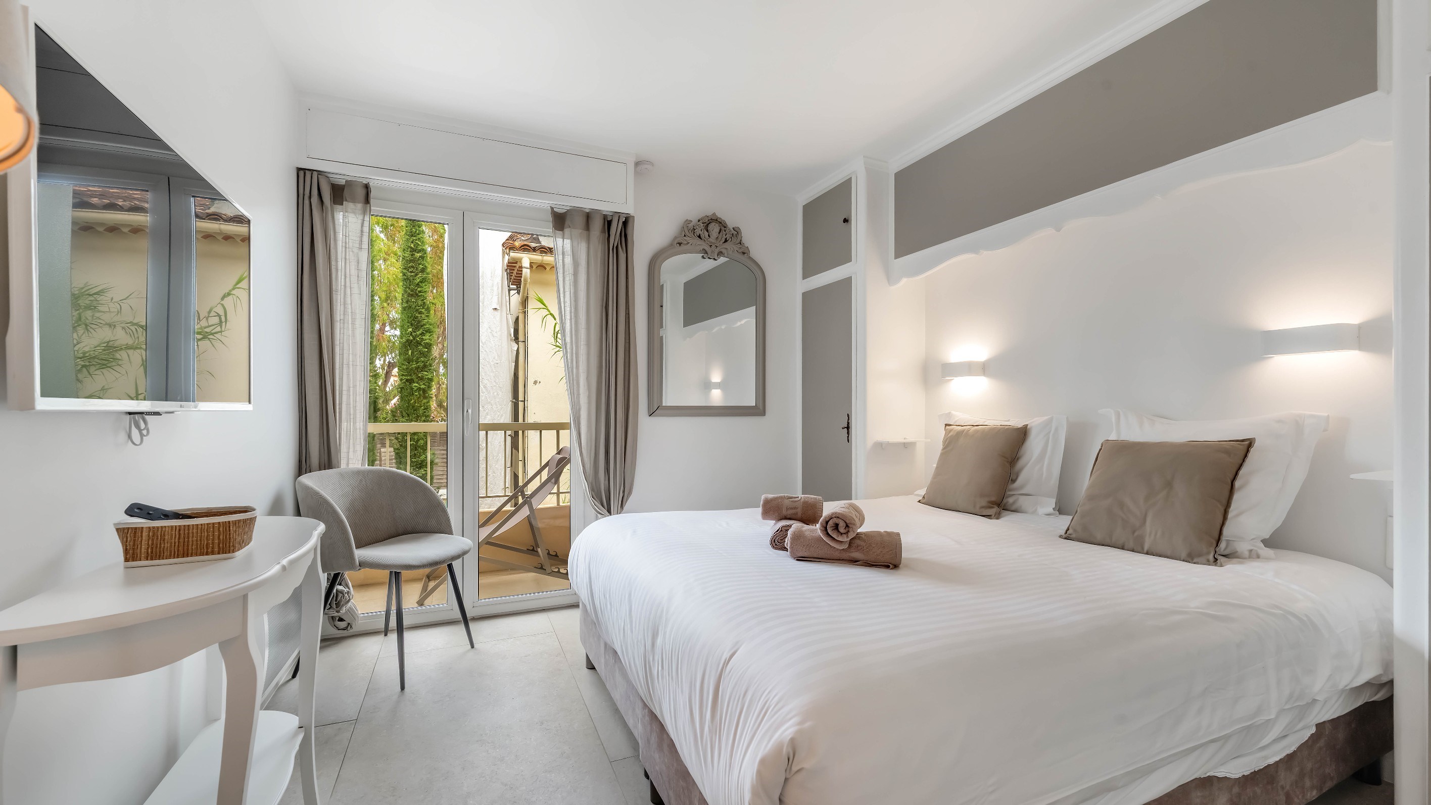  Waterfront 3 bedrooms apartment with private beach access near Saint-Tropez vil… - 物件實景