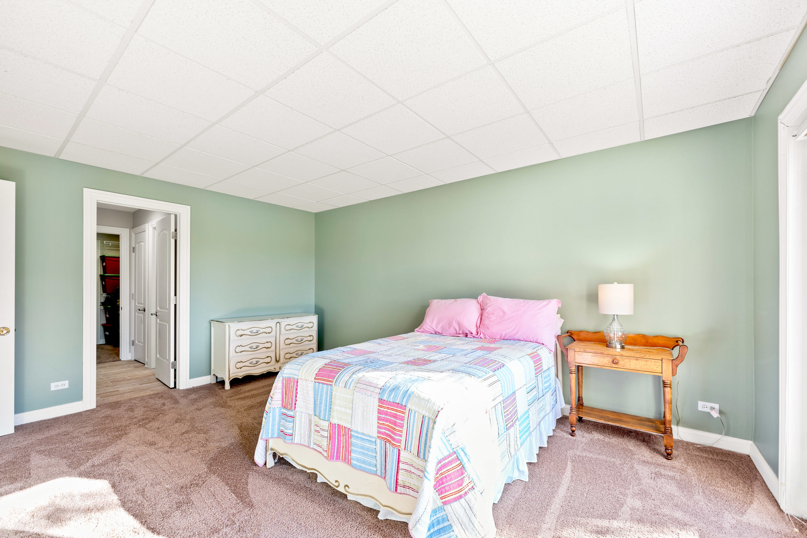 St. Charles, Illinois, 60175, United States, 5 Bedrooms Bedrooms, ,5 BathroomsBathrooms,Residential,For Sale,1989191