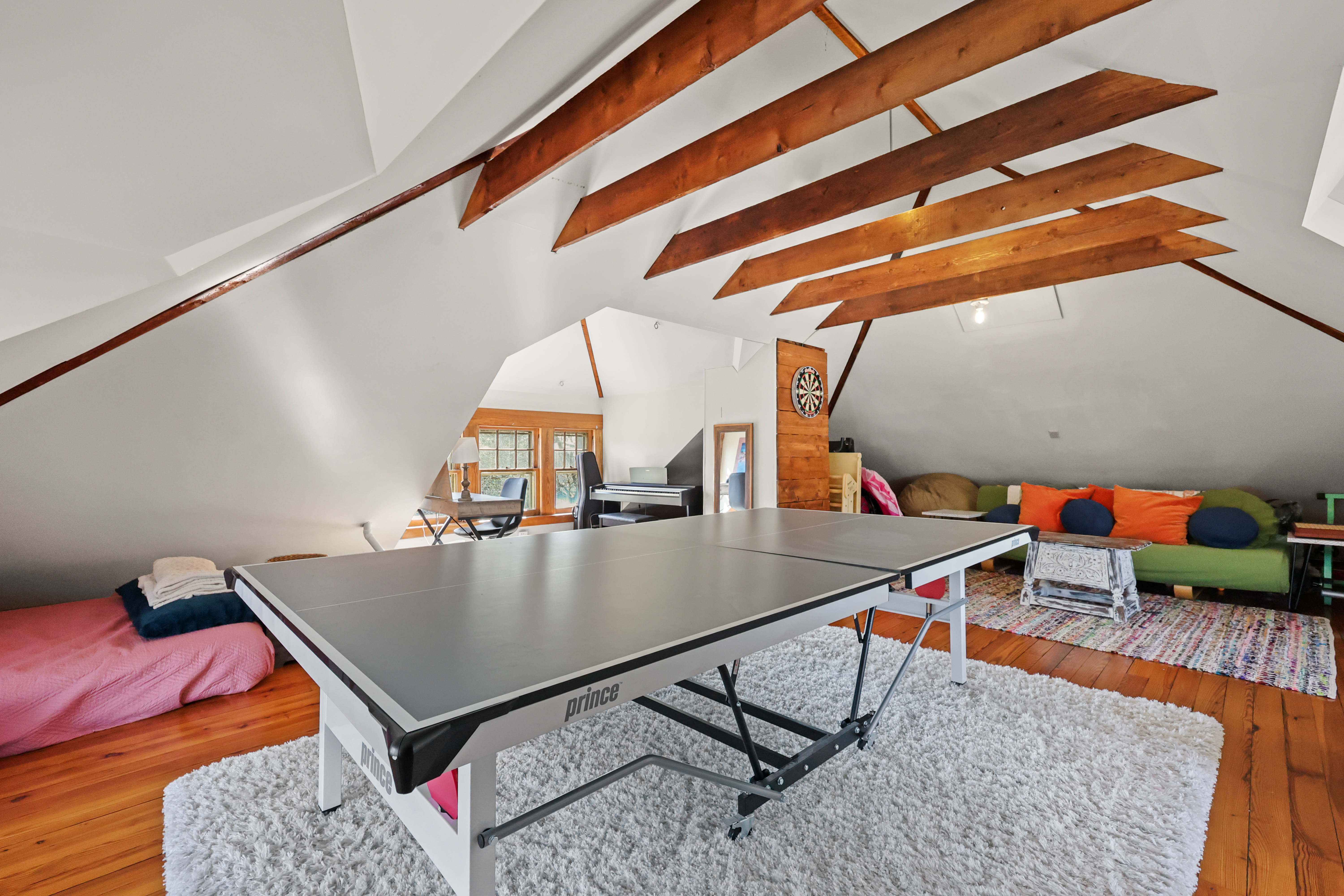  1720 Whitney Avenue - 物件實景