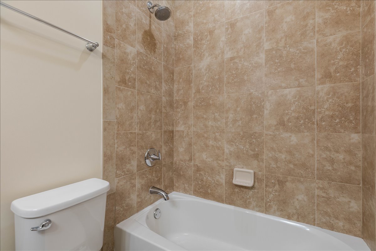 Evanston, Illinois, 60201, United States, 4 Bedrooms Bedrooms, ,3 BathroomsBathrooms,Residential,For Sale,1981115