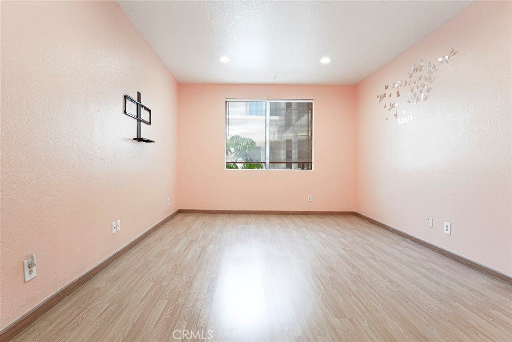 Granada Hills, California, 91344, United States, 2 Bedrooms Bedrooms, ,2 BathroomsBathrooms,Residential,For Sale,1940302