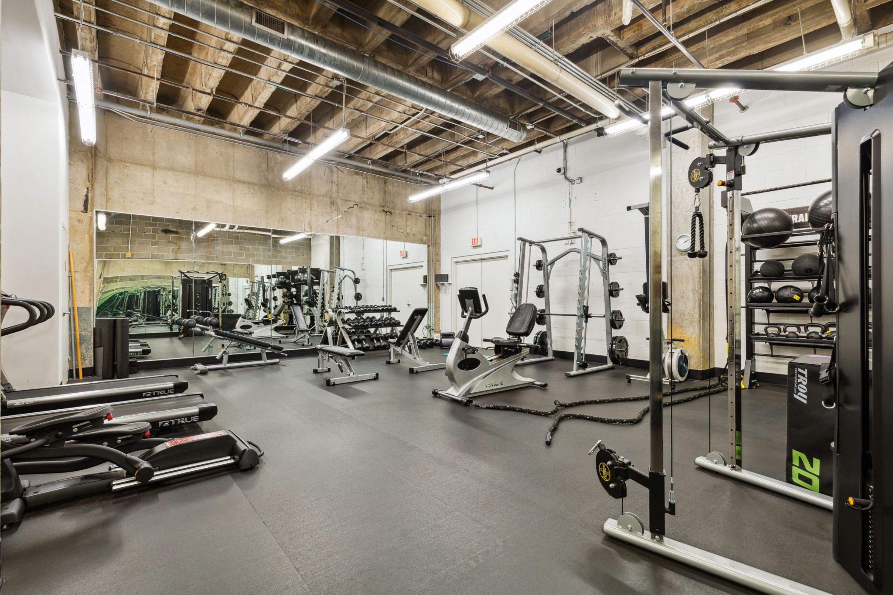  Industrial Sophistication Meets Boutique Loft Living in Downtown Dallas - 物件實景