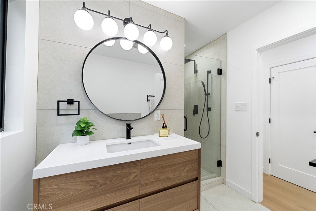 Los Angeles, California, 90031, United States, 5 Bedrooms Bedrooms, ,2 BathroomsBathrooms,Residential,For Sale,2006485