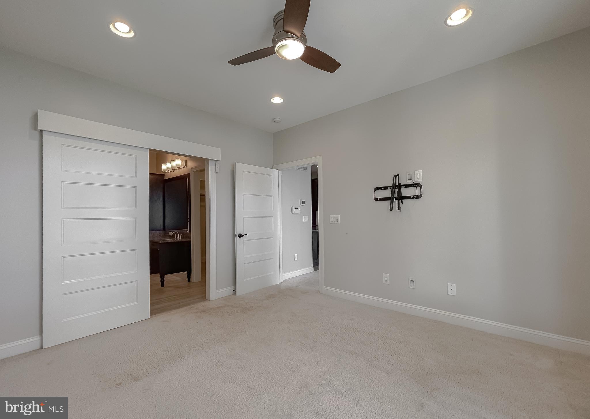 Hollywood, Maryland, 20636, United States, 5 Bedrooms Bedrooms, ,5 BathroomsBathrooms,Residential,For Sale,1914184