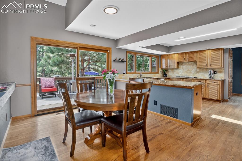 Colorado Springs, Colorado, 80906, United States, 4 Bedrooms Bedrooms, ,4 BathroomsBathrooms,Residential,For Sale,1906884
