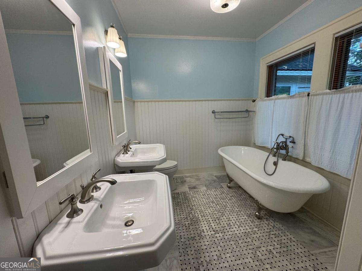 Athens, Georgia, 30606, United States, 4 Bedrooms Bedrooms, ,4 BathroomsBathrooms,Residential,For Sale,1806220
