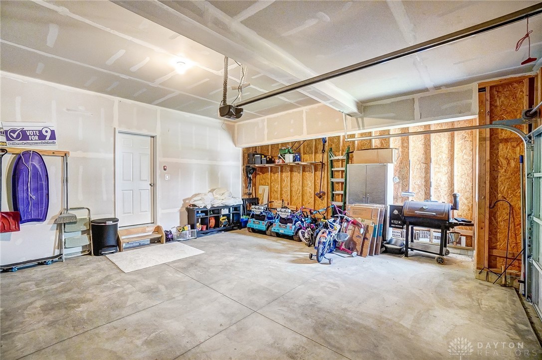 Dayton, Ohio, 45440, United States, 4 Bedrooms Bedrooms, ,4 BathroomsBathrooms,Residential,For Sale,1883636