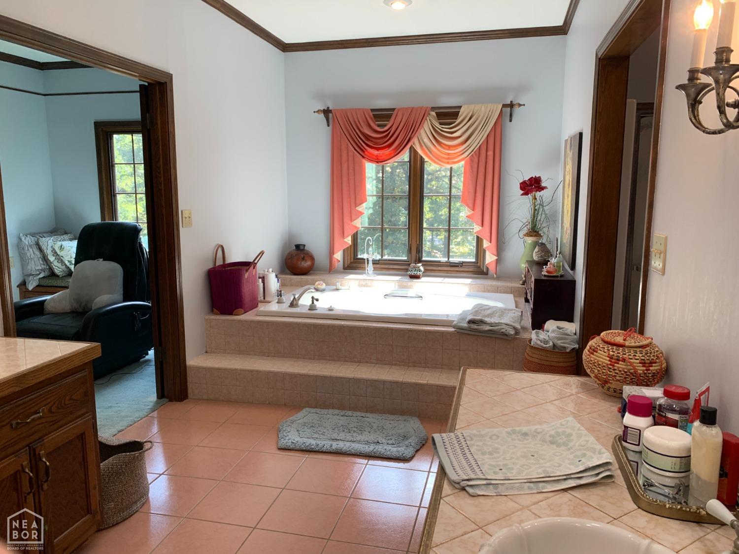 Wynne, Arkansas, 72396, United States, 4 Bedrooms Bedrooms, ,5 BathroomsBathrooms,Residential,For Sale,1979958