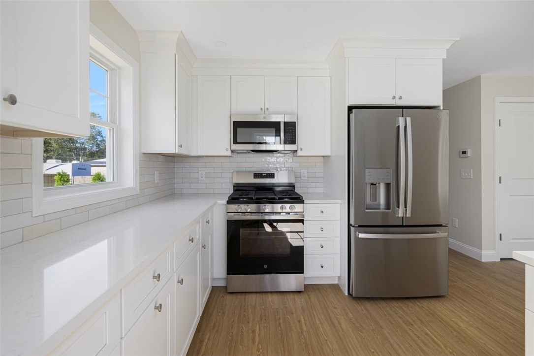 Warwick, Rhode Island, 02889, United States, 4 Bedrooms Bedrooms, ,4 BathroomsBathrooms,Residential,For Sale,2002981