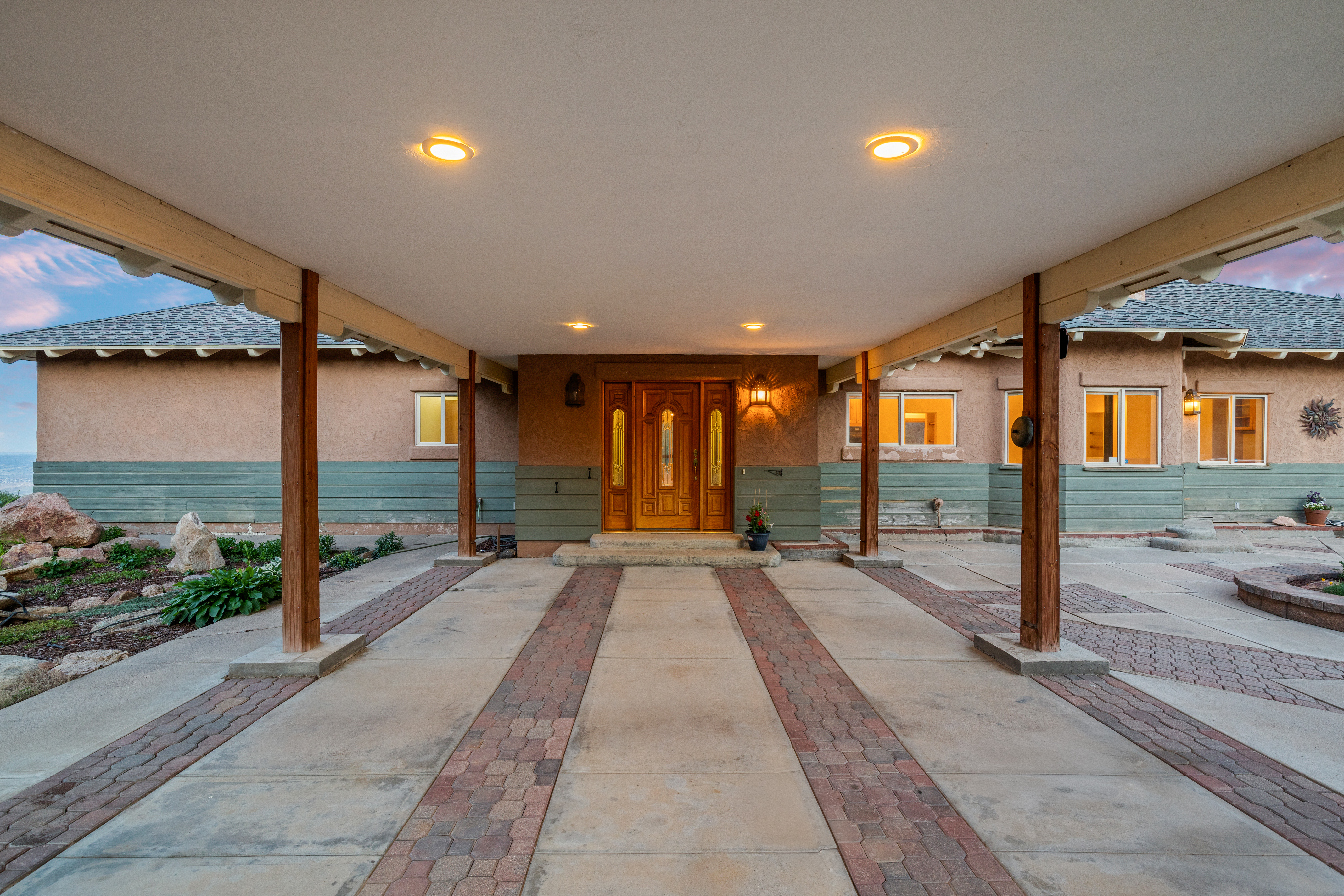  Rare 40-Acre Mountain Retreat with Panoramic Views & 11 Garages - 物件實景