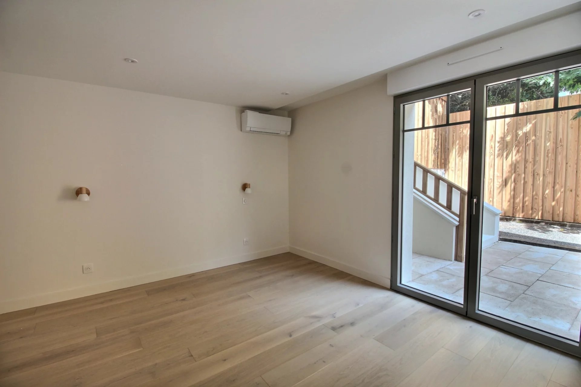 Arcachon, New Aquitaine, 33120, FR, 4 Bedrooms Bedrooms, ,Residential,For Sale,1995538