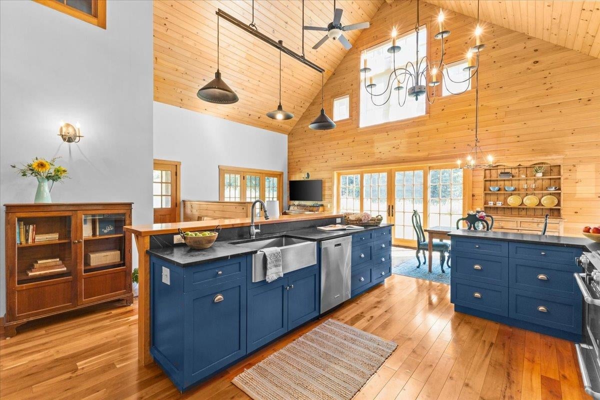 Stowe, Vermont, 05672, United States, 4 Bedrooms Bedrooms, ,3 BathroomsBathrooms,Residential,For Sale,1939915
