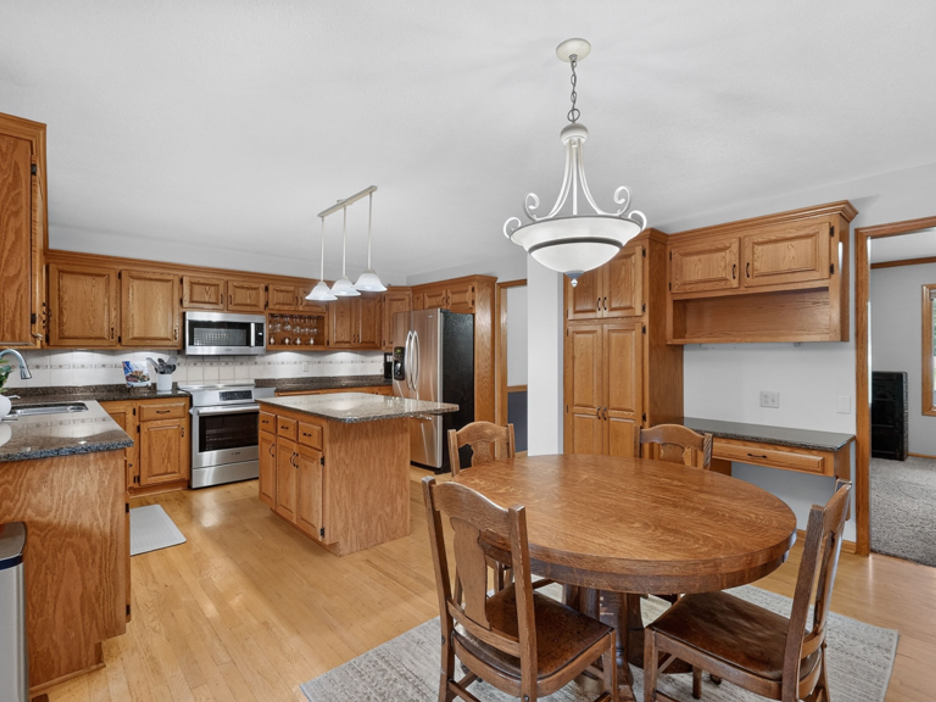  Rare Wooded Estate in Prestigious Huntington Woods - 物件實景