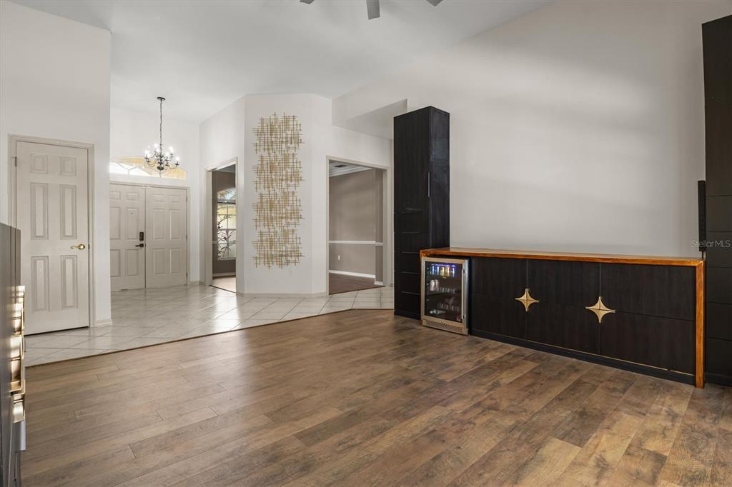 Lakeland, Florida, 33813, United States, 4 Bedrooms Bedrooms, ,4 BathroomsBathrooms,Residential,For Sale,1948005