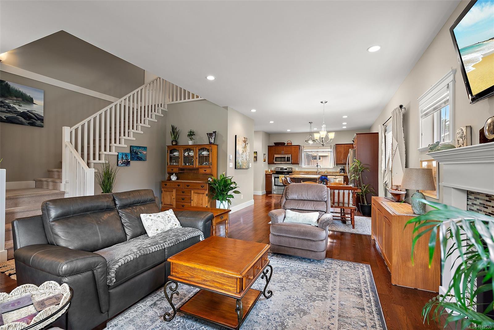 DUNCAN, British Columbia, V9L 0E1, CA, 4 Bedrooms Bedrooms, ,Residential,For Sale,1950209