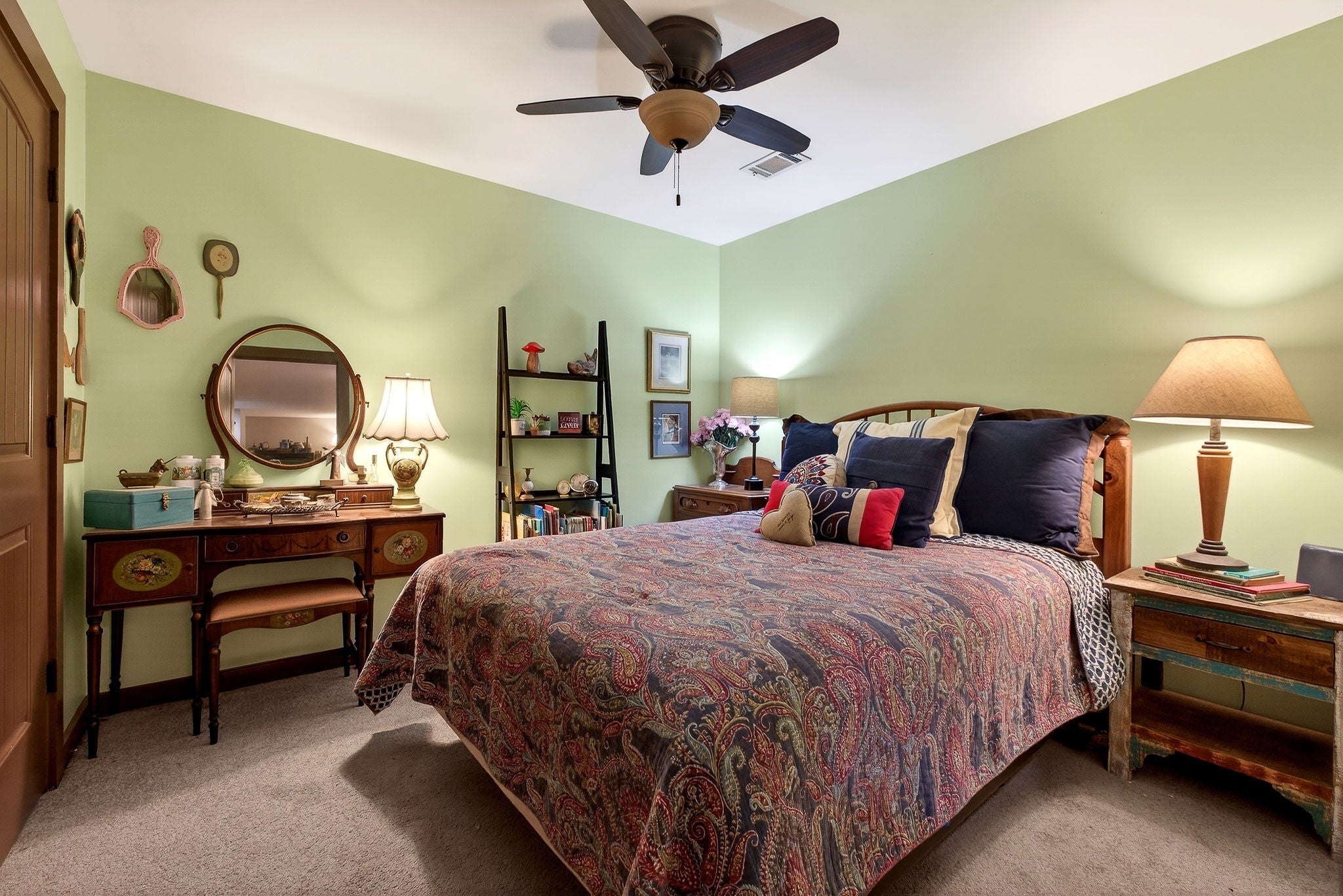 Smithville, Tennessee, 37166, United States, 4 Bedrooms Bedrooms, ,3 BathroomsBathrooms,Residential,For Sale,2008233