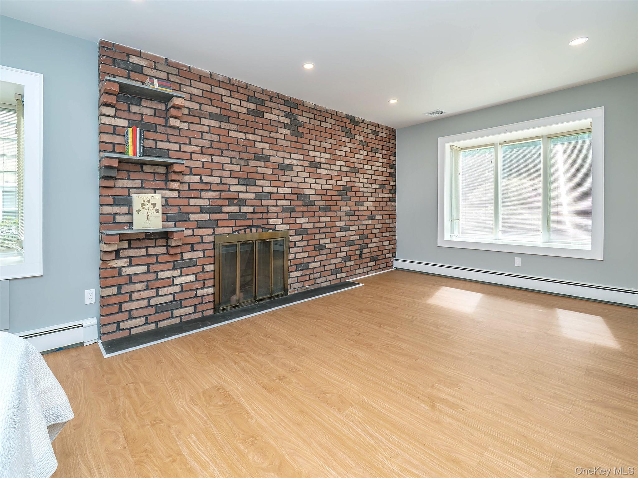 24 Downing Avenue, Sea Cliff, NY, 11579 - 物件實景