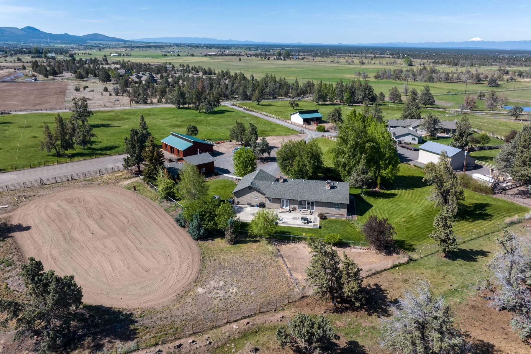  12913 S W Lark Meadow Lane Powell Butte, OR 97753 - 物件實景