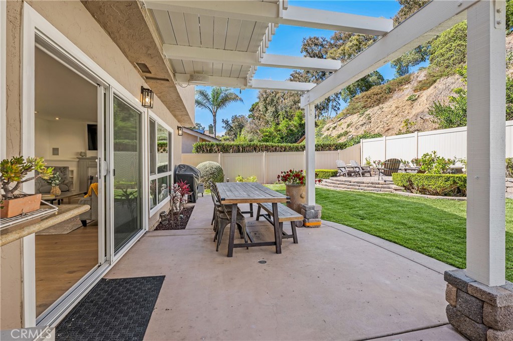 La Jolla, California, 92037, United States, 6 Bedrooms Bedrooms, ,3 BathroomsBathrooms,Residential,For Sale,1901243