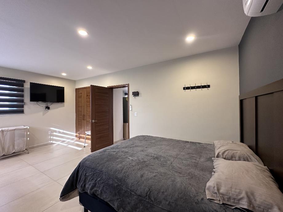 Naciones Unidas, Zapopan, Jalisco, 45117, Mexico, 4 Bedrooms Bedrooms, ,4 BathroomsBathrooms,Residential,For Sale,Naciones Unidas,1646412