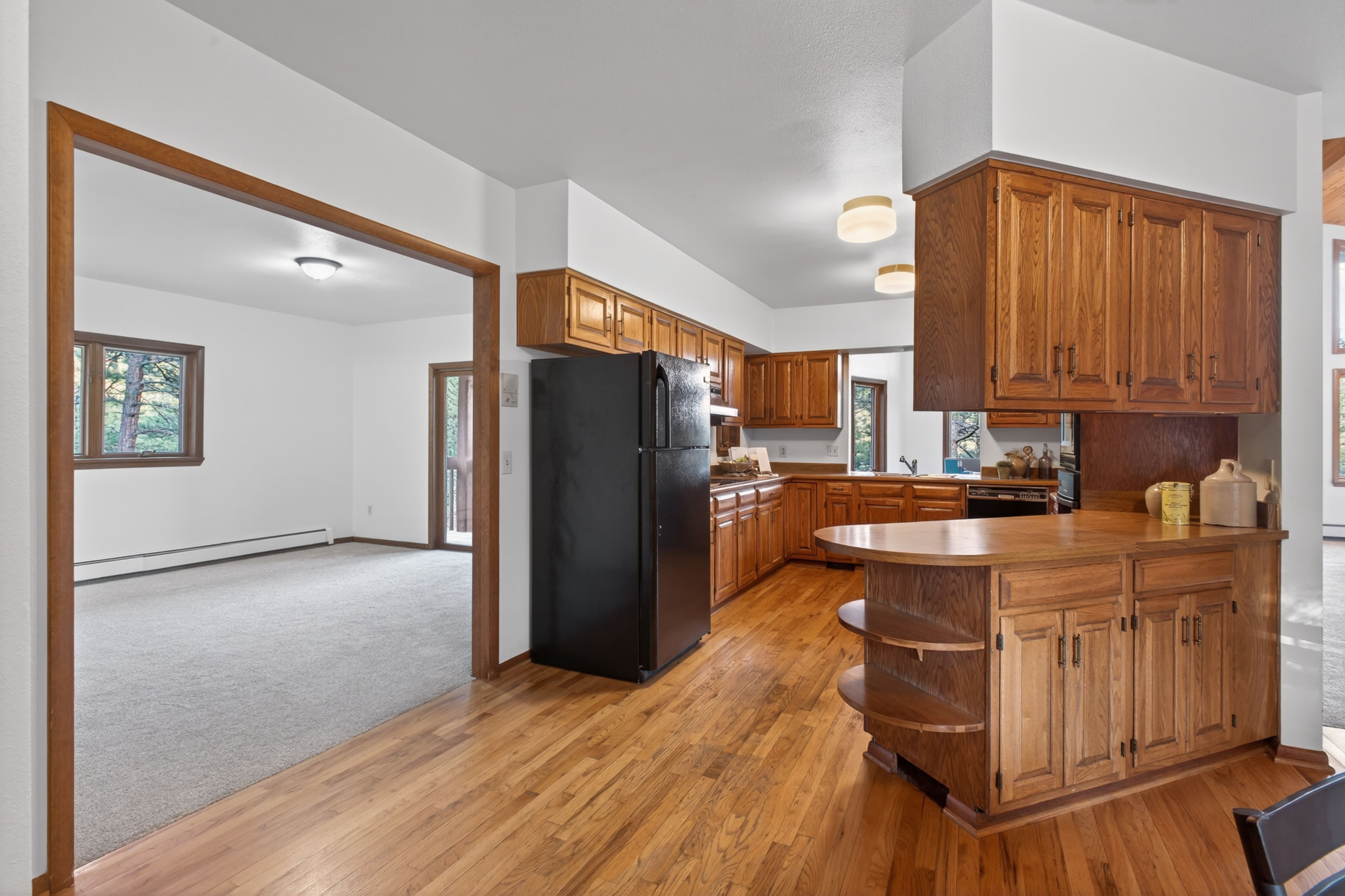  Ranch-style Custom Home on 1.16 Acre Sunny and Treed Lot in Genesee - 物件實景