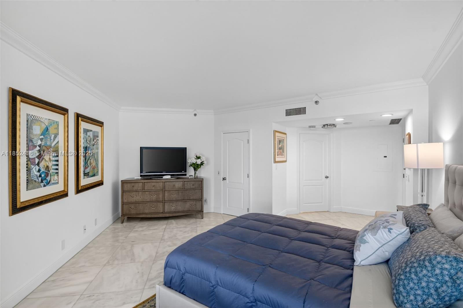Aventura, Florida, 33160, United States, 2 Bedrooms Bedrooms, ,2 BathroomsBathrooms,Residential,For Sale,1908506